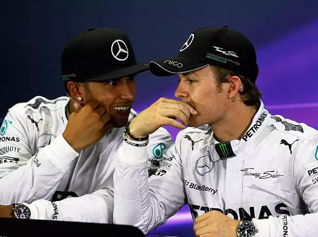 Foto zur News: Mercedes: Den Titel im Kopf, Red Bull im Nacken