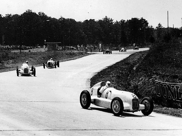 Foto zur News: Mercedes: Die goldenen 1930er-Jahre der Silberpfeile