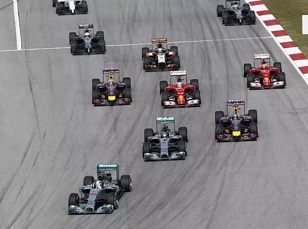 Foto zur News: Vettel chancenlos: Mercedes-Doppelsieg in Malaysia