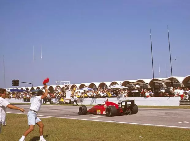 Foto zur News: Rückblick: Bergers Feuerunfall in Imola 1989