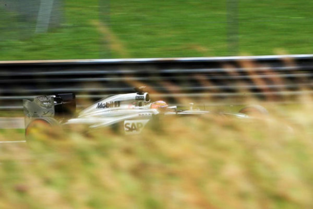 Foto zur News: McLaren: Einer will vor, einer nicht zurück