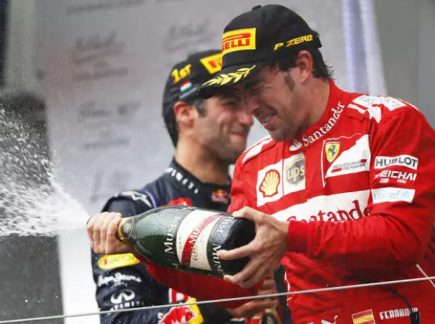 Foto zur News: Stewart: Alonso ist der Beste