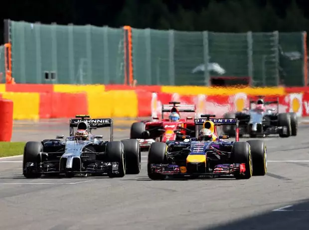 Foto zur News: Belgien: Ricciardo siegt nach Mercedes-Kollision