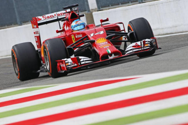 Foto zur News: Auftakt in Monza: Mercedes eine Sekunde vor dem Rest