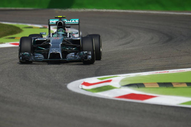 Foto zur News: Mercedes: Rosberg fühlt sich nicht wohl, Hamilton "klaut"