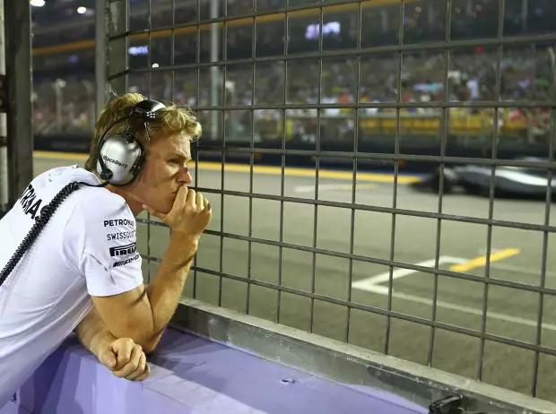 Foto zur News: Vettel ohne Chance: Hamilton gewinnt in Singapur