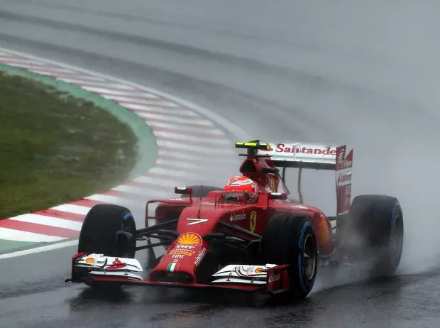 Foto zur News: Nullnummer für Ferrari im Regen von Suzuka