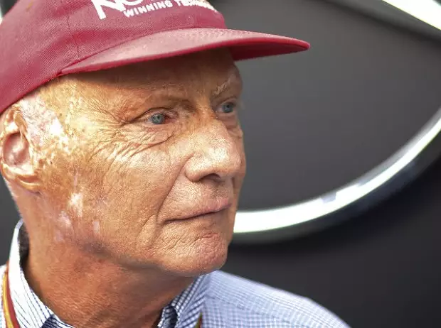 Foto zur News: Stewart und Lauda: Rennleitung nicht schuld am Unfall