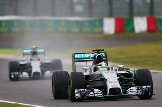 Foto zur News: Mercedes: Sorge um Bianchi trübt doppelten Triumph