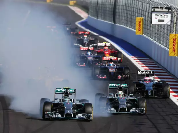 Foto zur News: Mercedes ist Weltmeister: Hamilton triumphiert in Sotschi