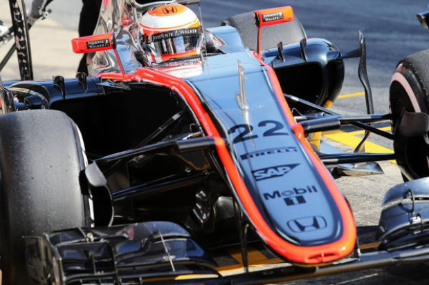 Foto zur News: Formel-1-Tests 2015 Barcelona: Lotus top, Mercedes kränkelt