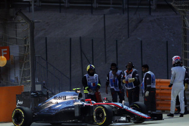Foto zur News: Alonso fordert tiefgründige Analyse von Buttons Defektserie