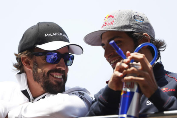 Foto zur News: Carlos Sainz träumt von Red Bull...oder Ferrari...oder McLaren