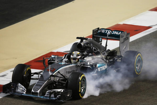 Foto zur News: Lewis Hamilton und sein Rundum-Wohlfühlpaket