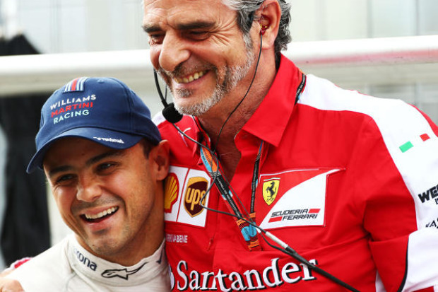 Foto zur News: Rot gegen Silber 2016: Ferrari bereit für Duell der Giganten