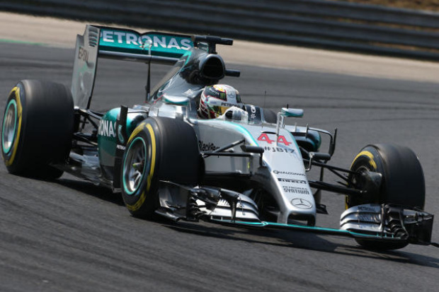 Foto zur News: Mercedes: Lewis Hamilton demütigt Nico Rosberg