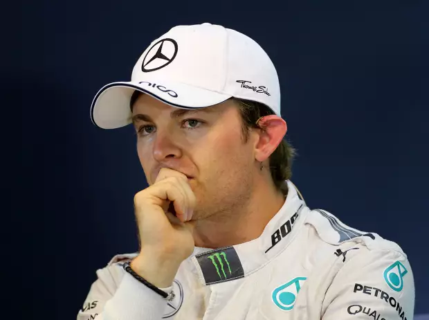 Foto zur News: Hamilton bügelt Rosberg: Zauberrunde nach Partyurlaub