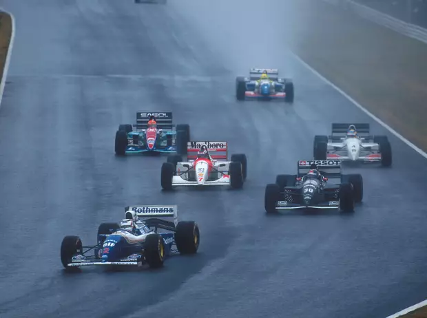 Foto zur News: 1994: Ein Japan-Grand-Prix für die Ewigkeit