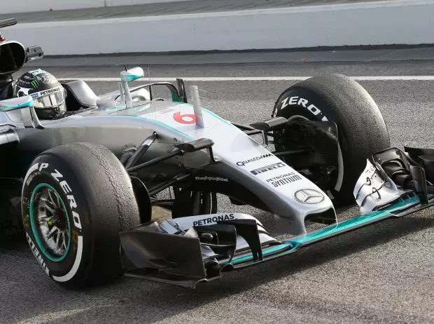 Foto zur News: Formel-1-Test Barcelona: Vettel schnell, Rosberg ausdauernd