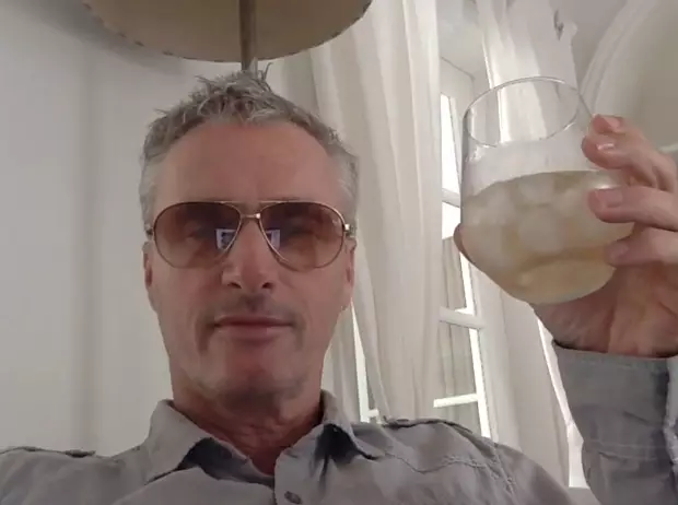 Foto zur News: Ein Drink mit Eddie Irvine: "Senna konnte sehr arrogant sein"