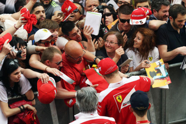 Foto zur News: Neustart in Europa: Vettel hofft auf Ferrari-Updates
