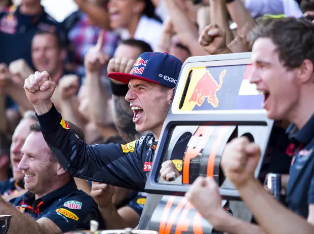 Foto zur News: Formel 1 verneigt sich vor "Jahrhunderttalent" Max Verstappen