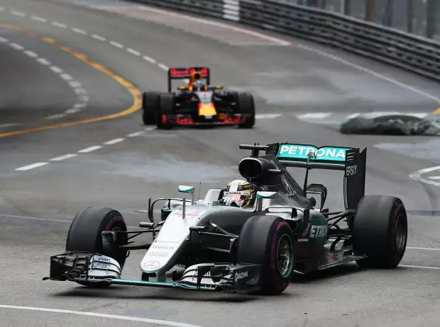 Foto zur News: Episches Monaco-Duell: Wie Hamilton Ricciardo niederrang