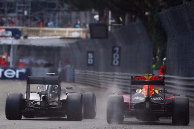 Foto zur News: Red-Bull-Stärke: Die besondere Chance für Lewis Hamilton