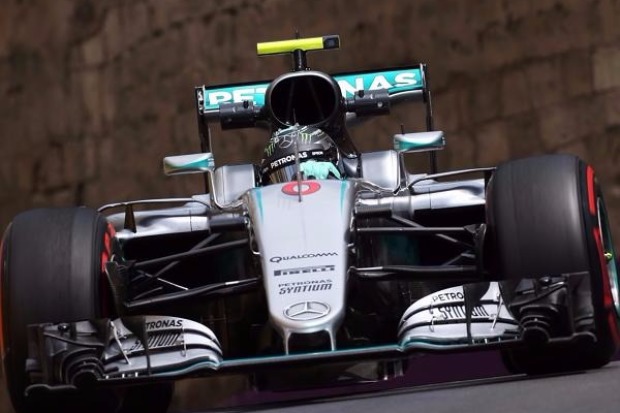 Foto zur News: Reifendruck: Wie Mercedes die Konkurrenz austrickst