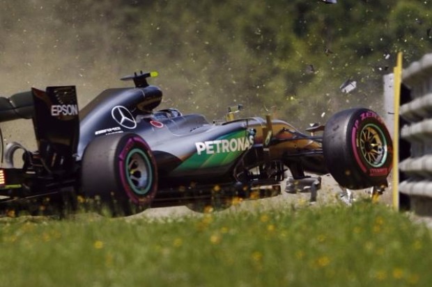 Foto zur News: Gary Anderson: Mercedes brachte Fahrer auf Kollisionskurs