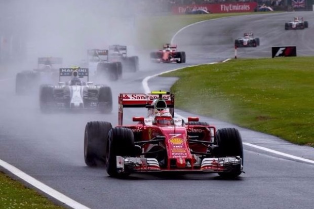 Foto zur News: Ferrari schwer geschlagen: Vettel kritisiert "unnötige" Strafe