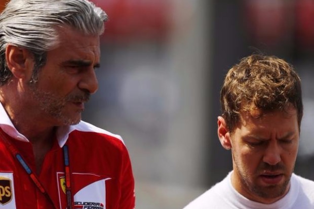 Foto zur News: Ferrari schwer geschlagen: Vettel kritisiert "unnötige" Strafe