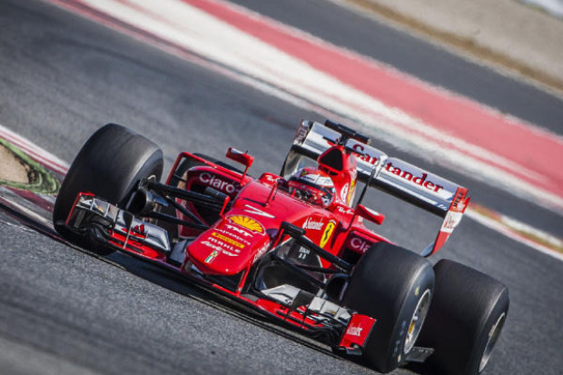 Foto zur News: Pirelli-Tests: Mercedes absolviert ersten Test auf 2017er Pneus