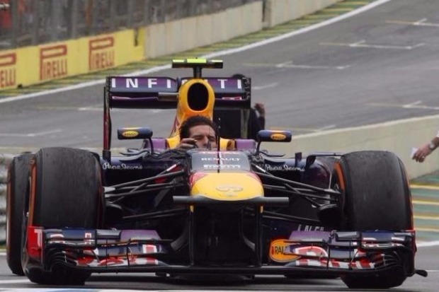 Foto zur News: Mark Webber: Jenson Button hätte schönen Abschied verdient