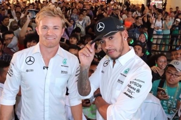 Foto zur News: Rosberg freut sich über Hamiltons Schumacher-Rekordjagd