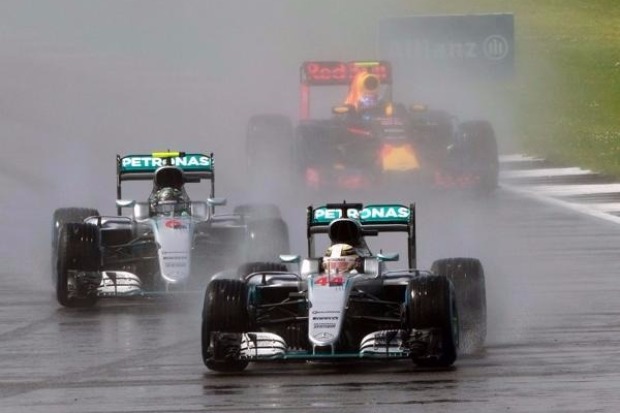 Foto zur News: Lewis Hamilton: Keine Angst vor WM-entscheidender Kollision