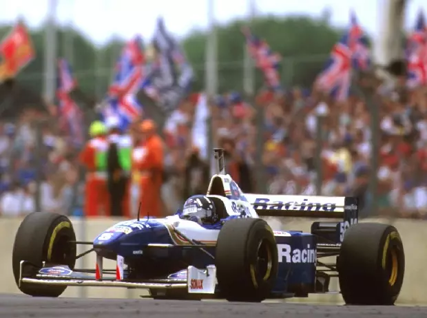 Foto zur News: Vor 20 Jahren: Red-Bull-Trick macht Damon Hill zum Champion