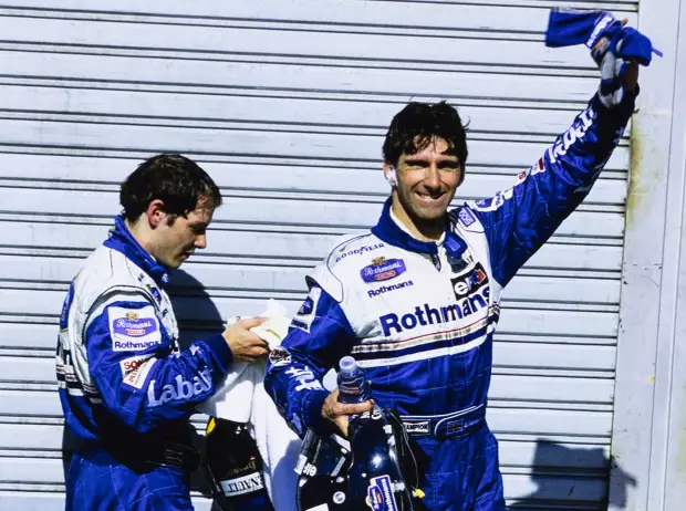 Foto zur News: Vor 20 Jahren: Red-Bull-Trick macht Damon Hill zum Champion