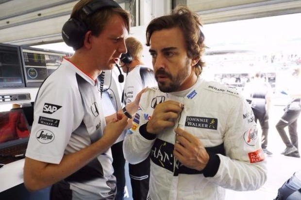 Foto zur News: Fernando Alonso ignoriert Renningenieur: Was dahinter steckt
