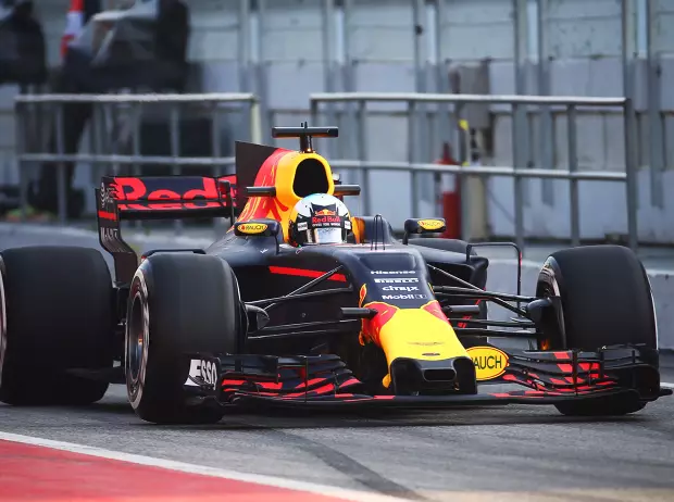 Foto zur News: Formel-1-Technik 2017: Warum Red Bull in der Nase bohrte