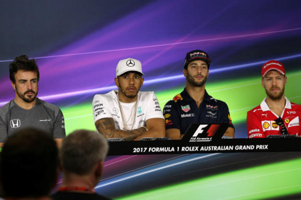 Foto zur News: Sebastian Vettel: Lewis Hamilton ist "ganz klar" WM-Favorit