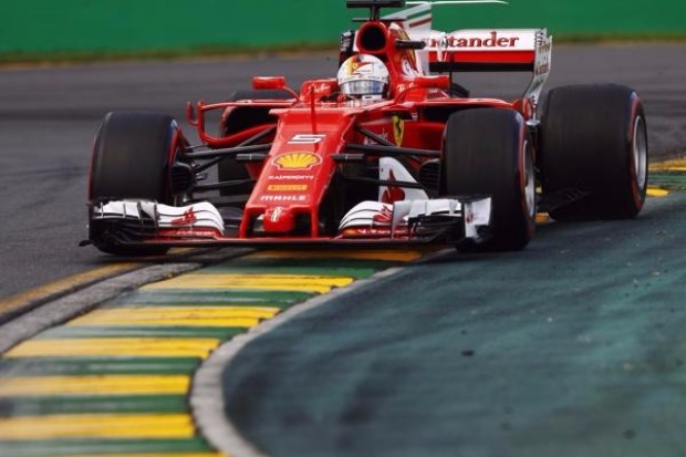 Foto zur News: Ferrari schlägt zurück: Wieso Vettel nun an den Sieg glaubt
