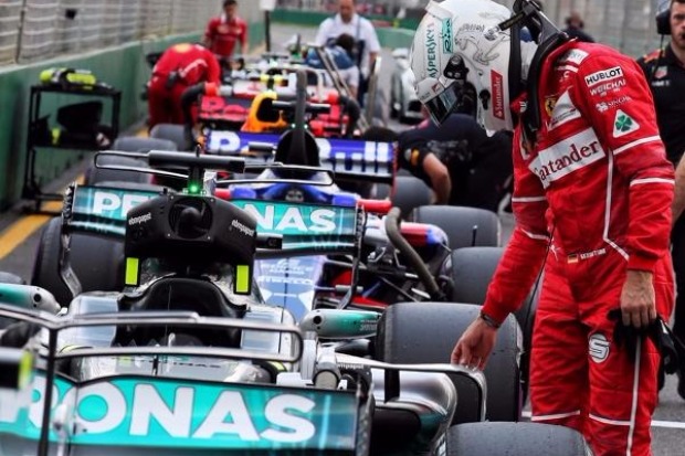 Foto zur News: Ferrari schlägt zurück: Wieso Vettel nun an den Sieg glaubt