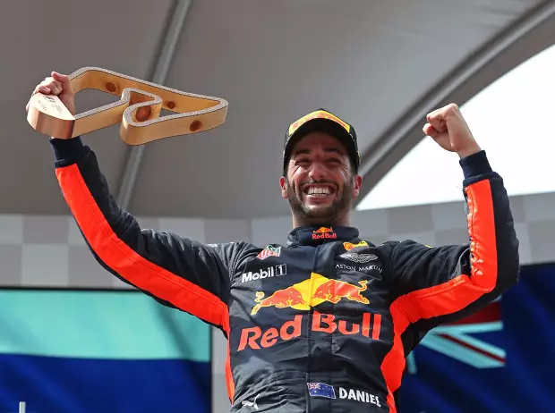 Foto zur News: "Einfach deine Linie fahren": Wie Ricciardo Hamilton schlug