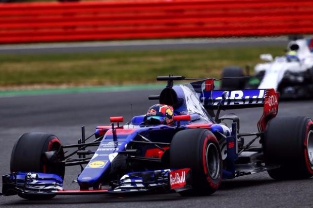 Foto zur News: Toro Rosso schnell genug für Punkte? Sainz weiß es nicht