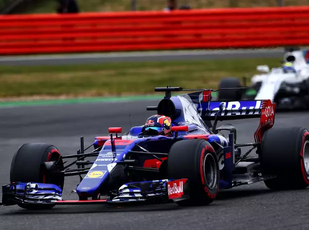 Foto zur News: Toro Rosso schnell genug für Punkte? Sainz weiß es nicht