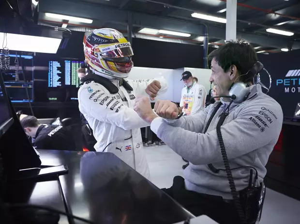 Foto zur News: "Beleidigung" von Lewis Hamilton: Toto Wolff platzt der Kragen