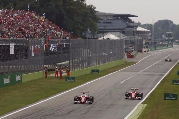 Foto zur News: Lewis Hamilton warnt trotz Sieg: "Der Ferrari ist schneller"