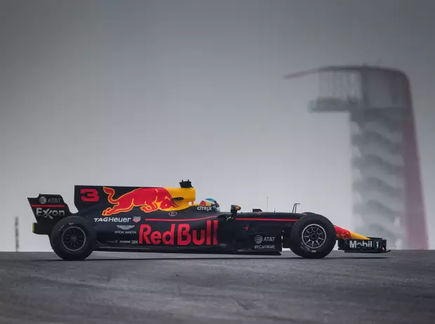 Foto zur News: Red Bull: Rückversetzung kann Verstappen-Laune nicht trüben