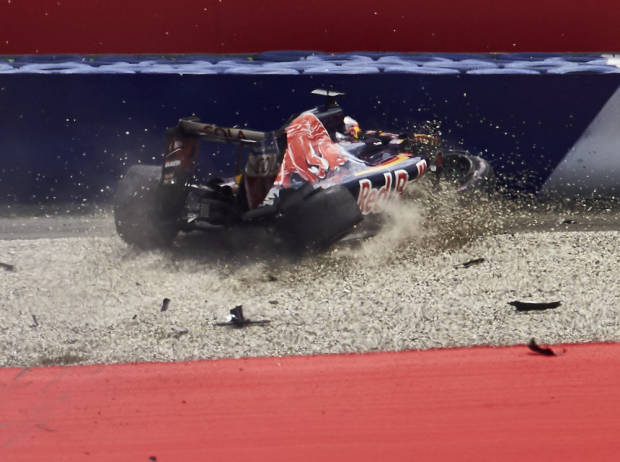 Foto zur News: "Baguette-Randsteine": 113.000 Euro Schaden bei Red Bull
